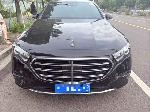Mercedes-Benz E-Class 2024