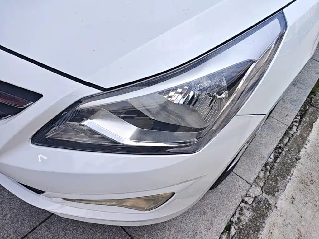 Hyundai Verna 2015 — фото 24