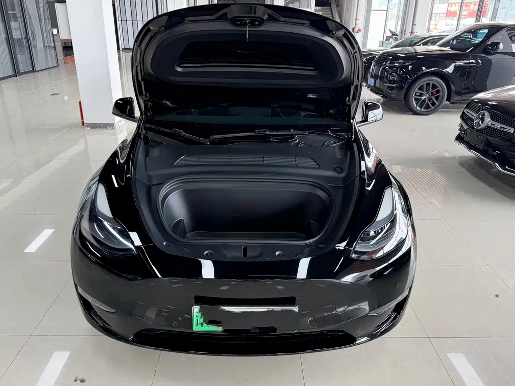Tesla Model Y 2023 — фото 12