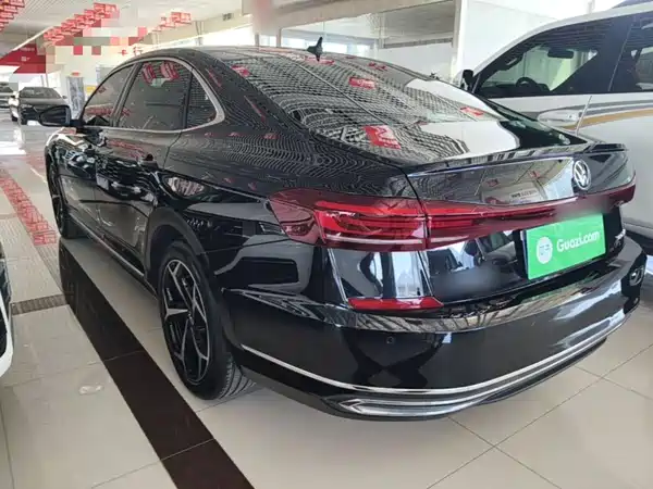 Volkswagen Passat 2025