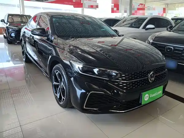 Volkswagen Passat 2025
