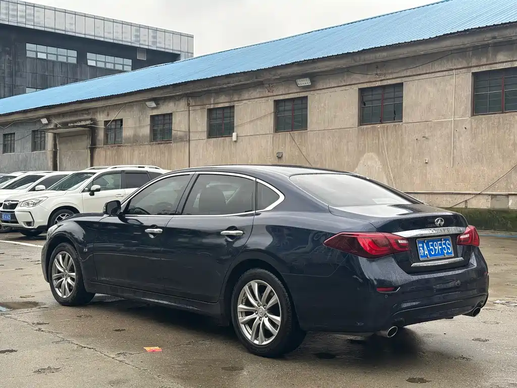 Infiniti Q70 2018 — фото 8