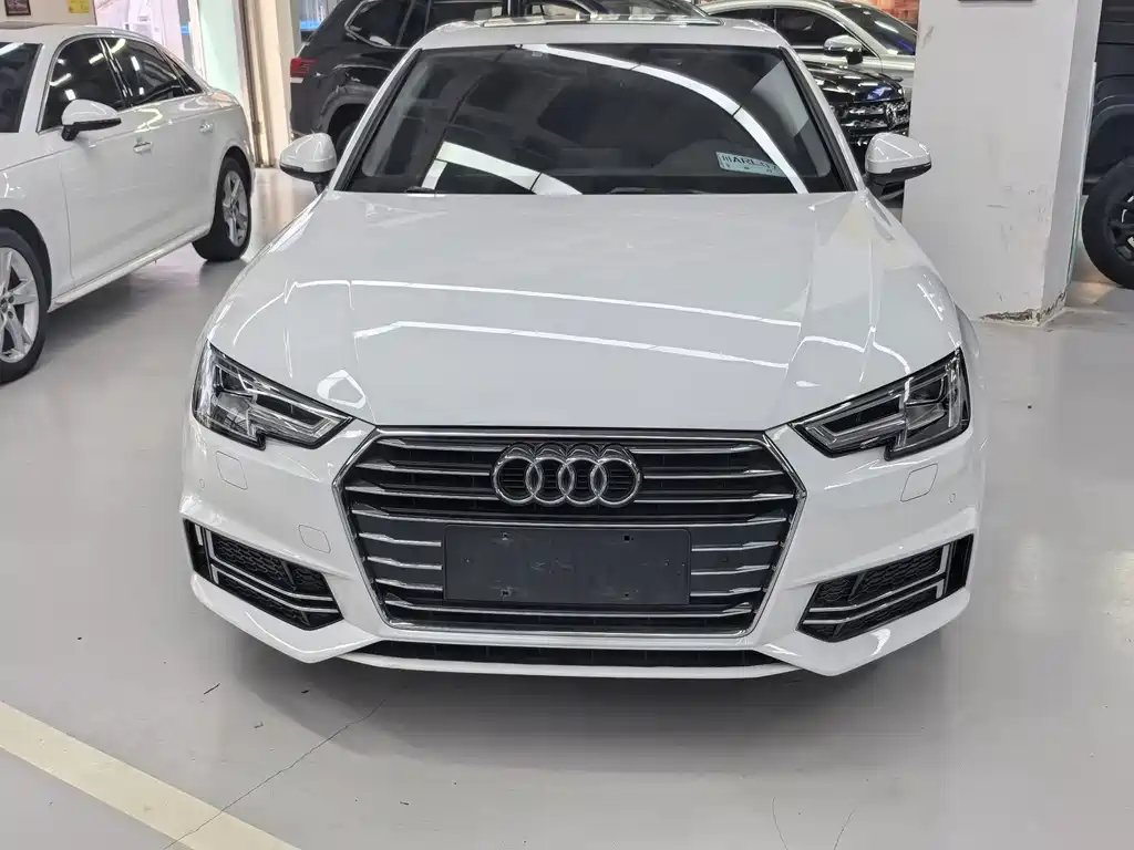 Audi A4L 2019