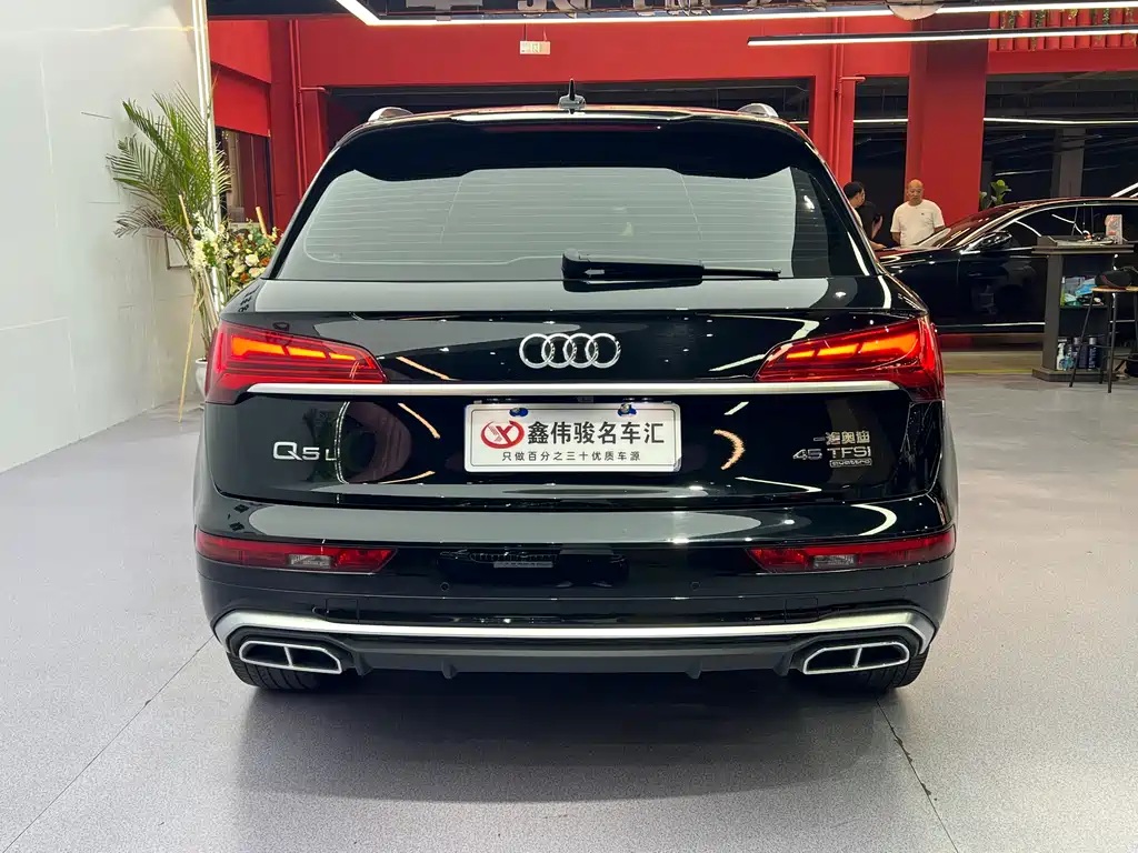 Audi Q5L 2023 — фото 16