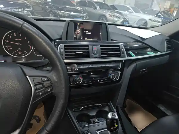 BMW 3 Series 2017