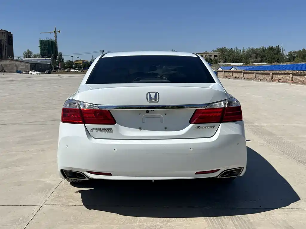 Honda Accord 2014 — фото 8