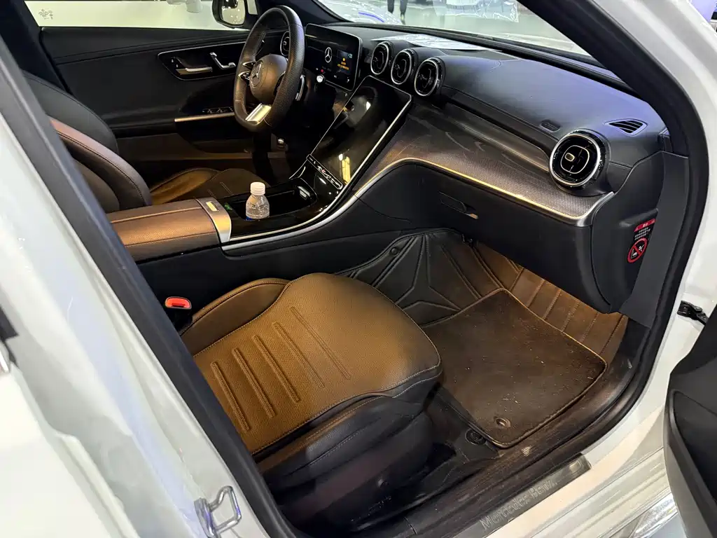 Mercedes-Benz C-Class 2023 — фото 10