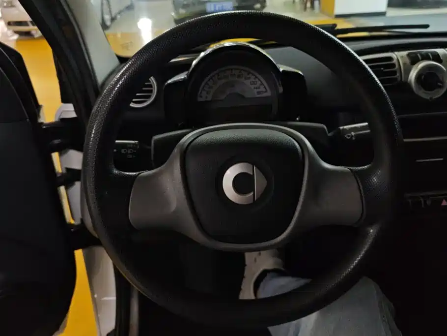 smart fortwo 2015 — фото 15