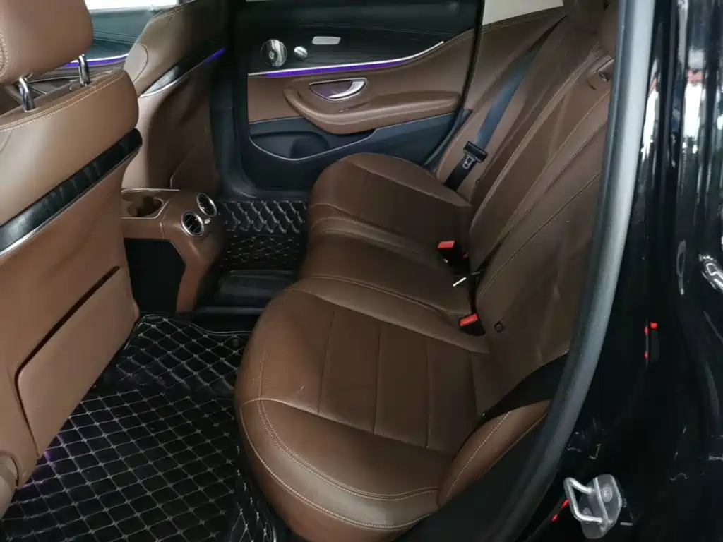 Mercedes-Benz E-Class 2019 — фото 17