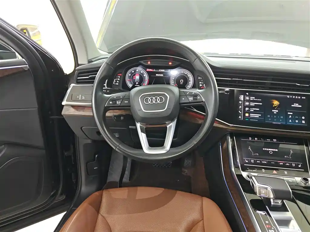 Audi Q7 2023 — фото 7