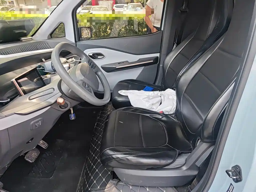 Wuling Nano EV 2021 — фото 12