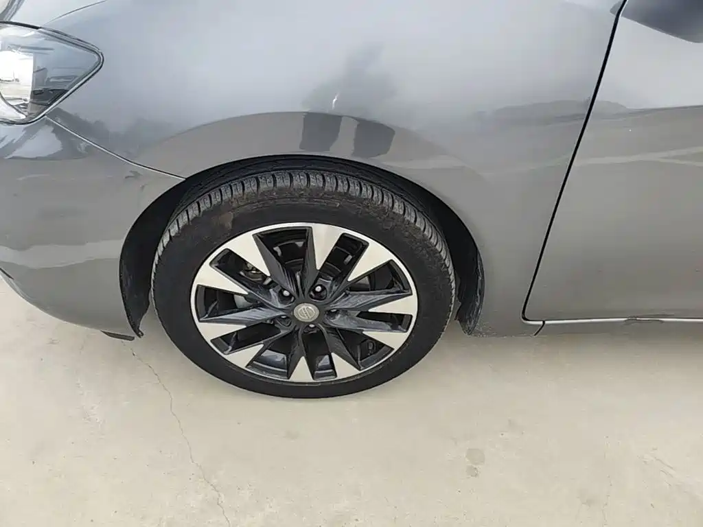 Nissan Tiida 2018 — фото 23
