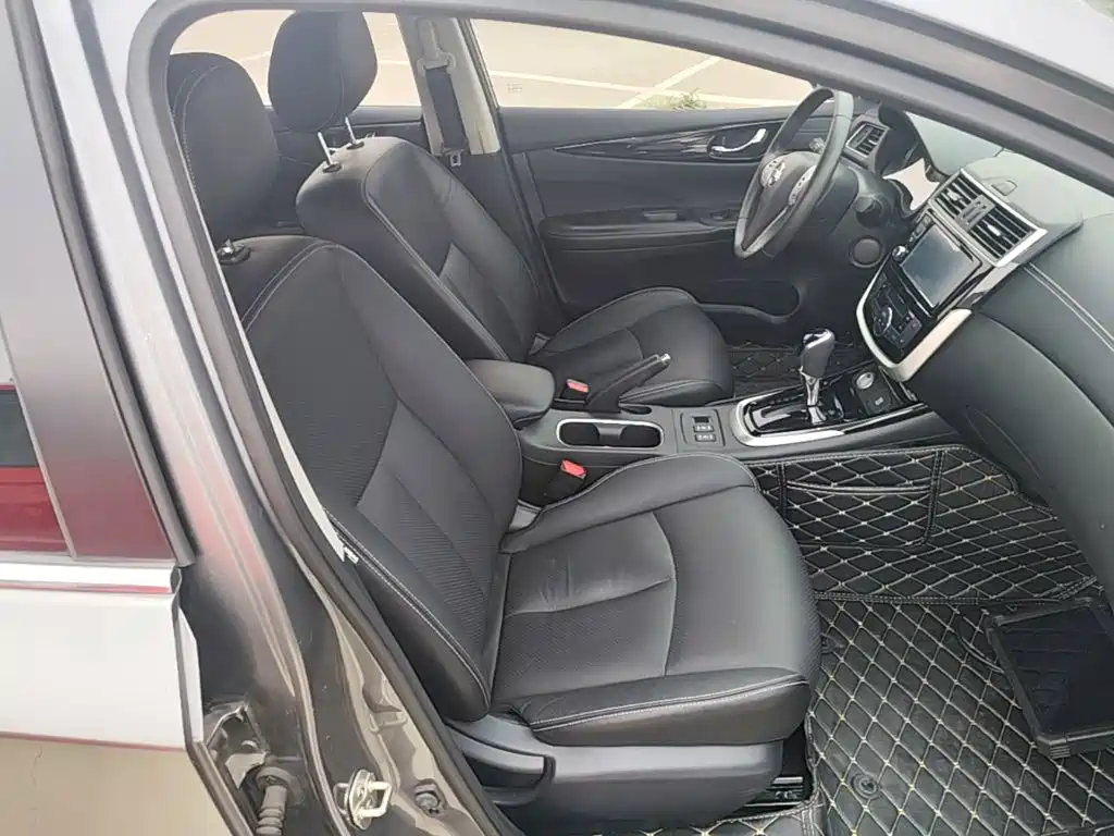 Nissan Tiida 2018 — фото 25