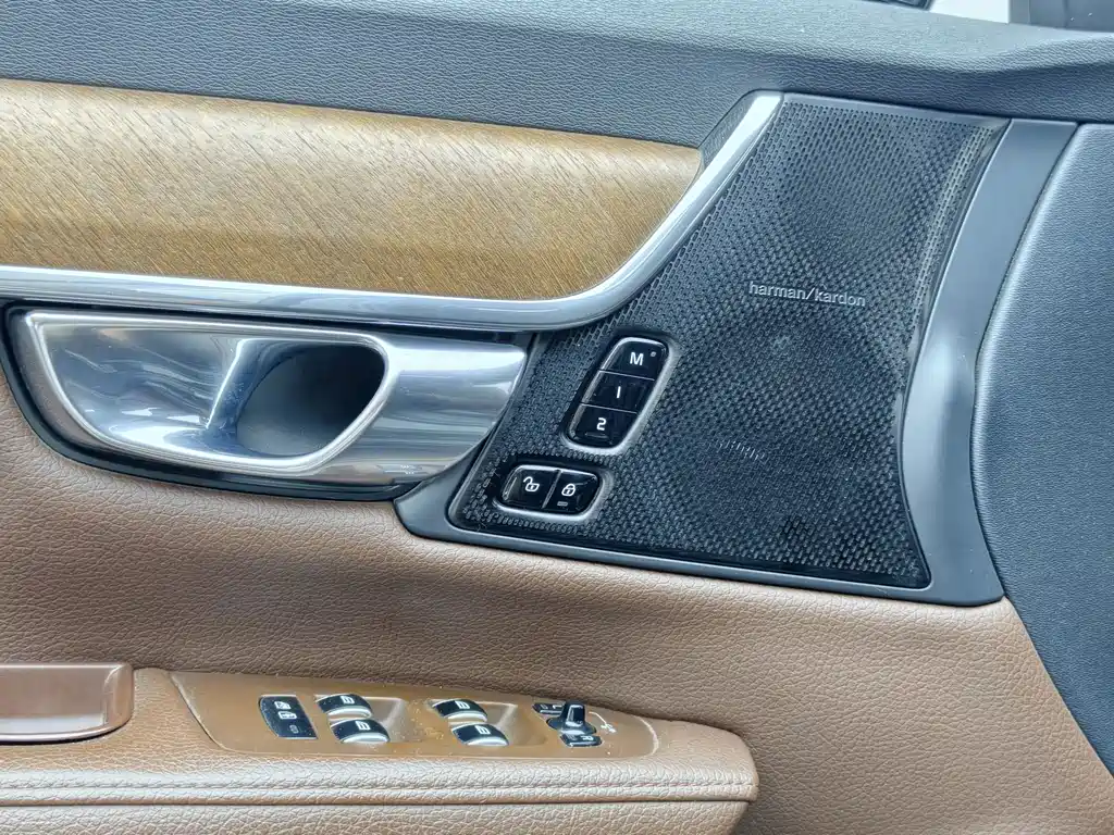 Volvo S90 2018 — фото 11