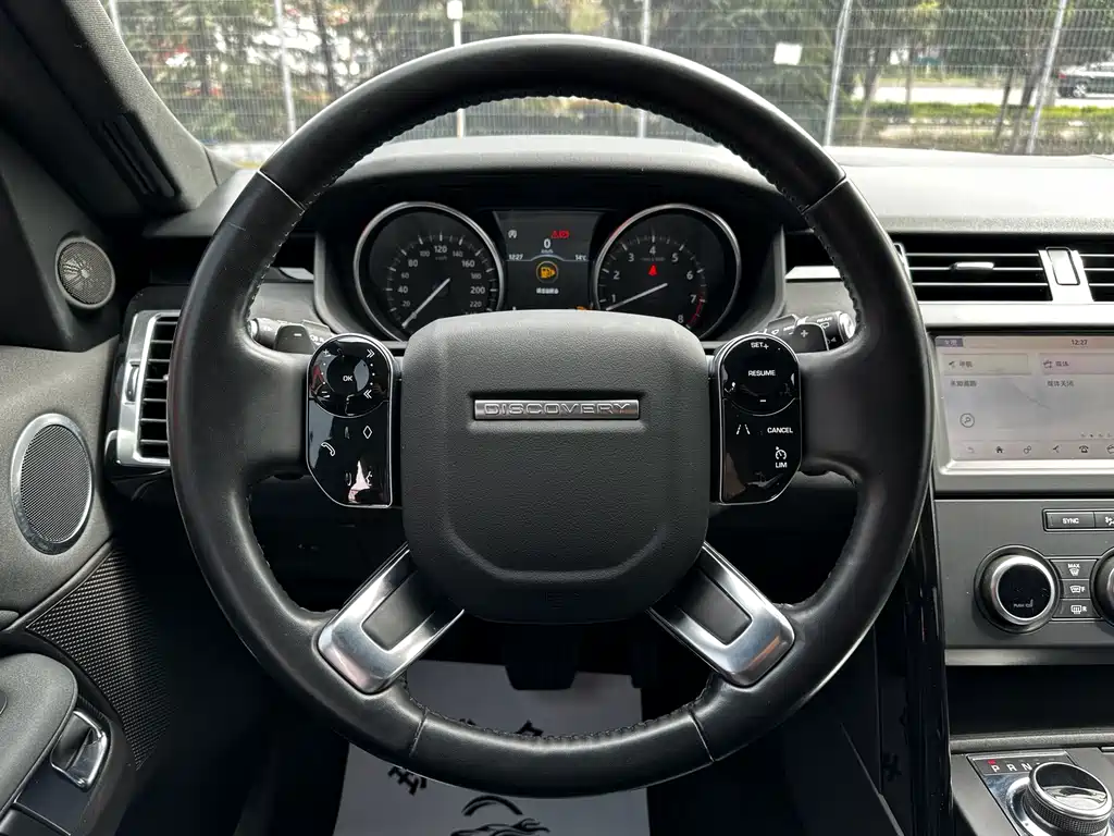 Land Rover Discovery 2019 — фото 16