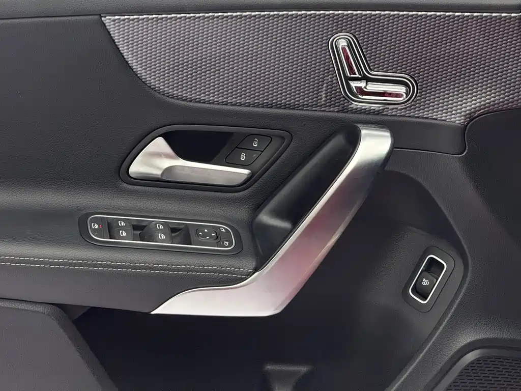 Mercedes-Benz A-Class 2022 — фото 19