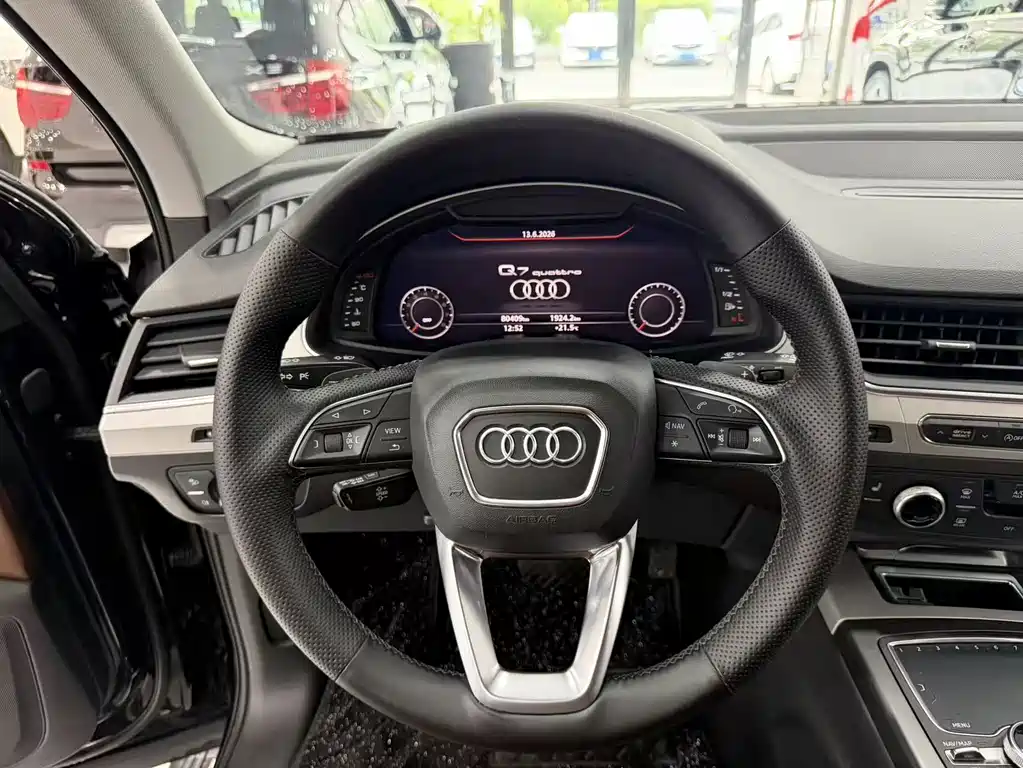 Audi Q7 2019 — фото 7