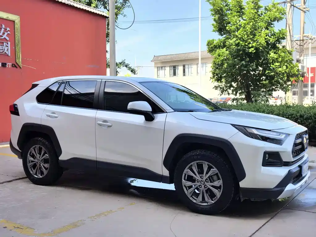 Toyota RAV4 2021