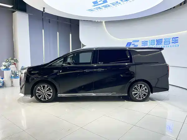 GAC Trumpchi M8 2024