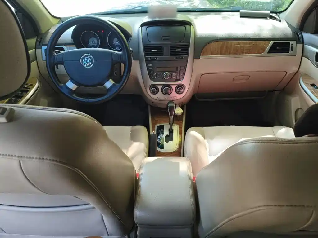 Buick Excelle 2016 — фото 13