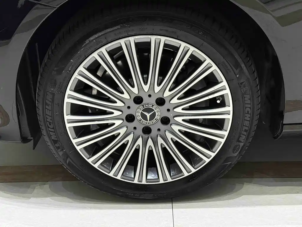 Mercedes-Benz E-Class 2022 — фото 10