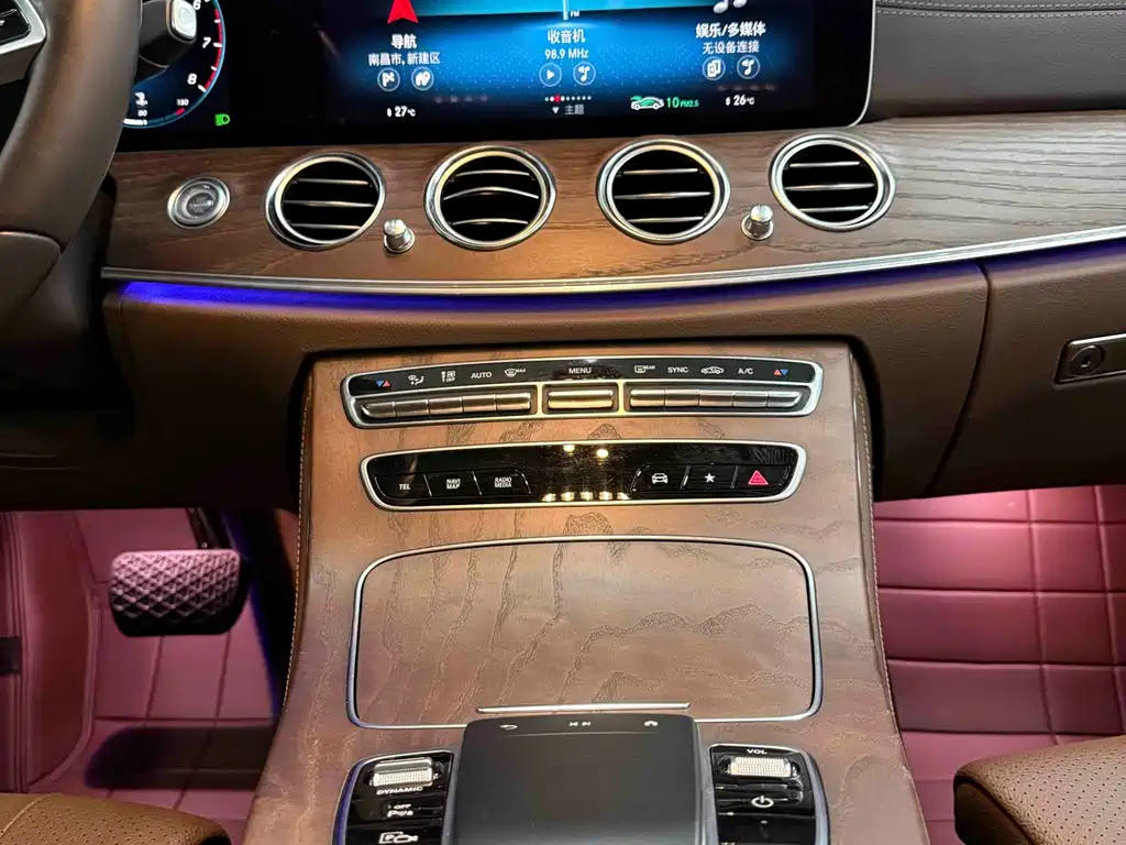 Mercedes-Benz E-Class 2022 — фото 18