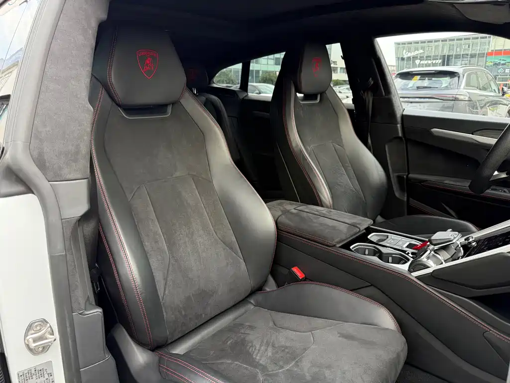 Lamborghini Urus 2019 — фото 16