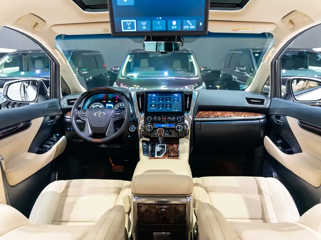 Toyota Alphard 2021 — фото 8