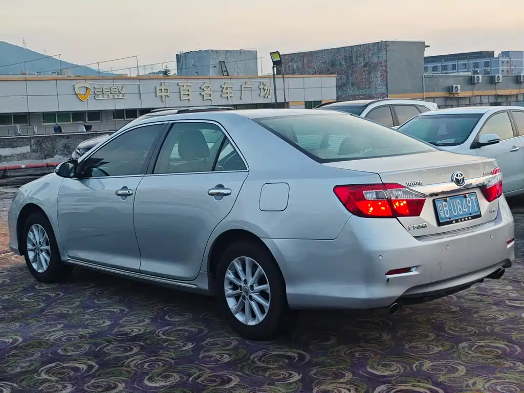 Toyota Camry 2013 — фото 4