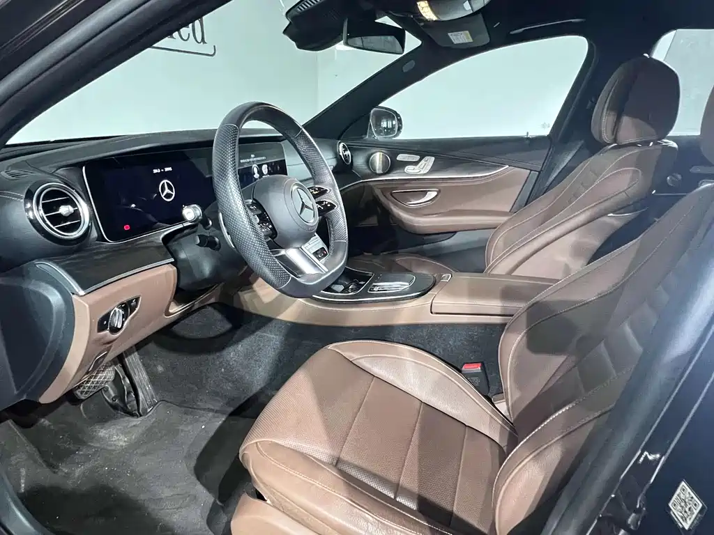 Mercedes-Benz E-Class 2023 — фото 6