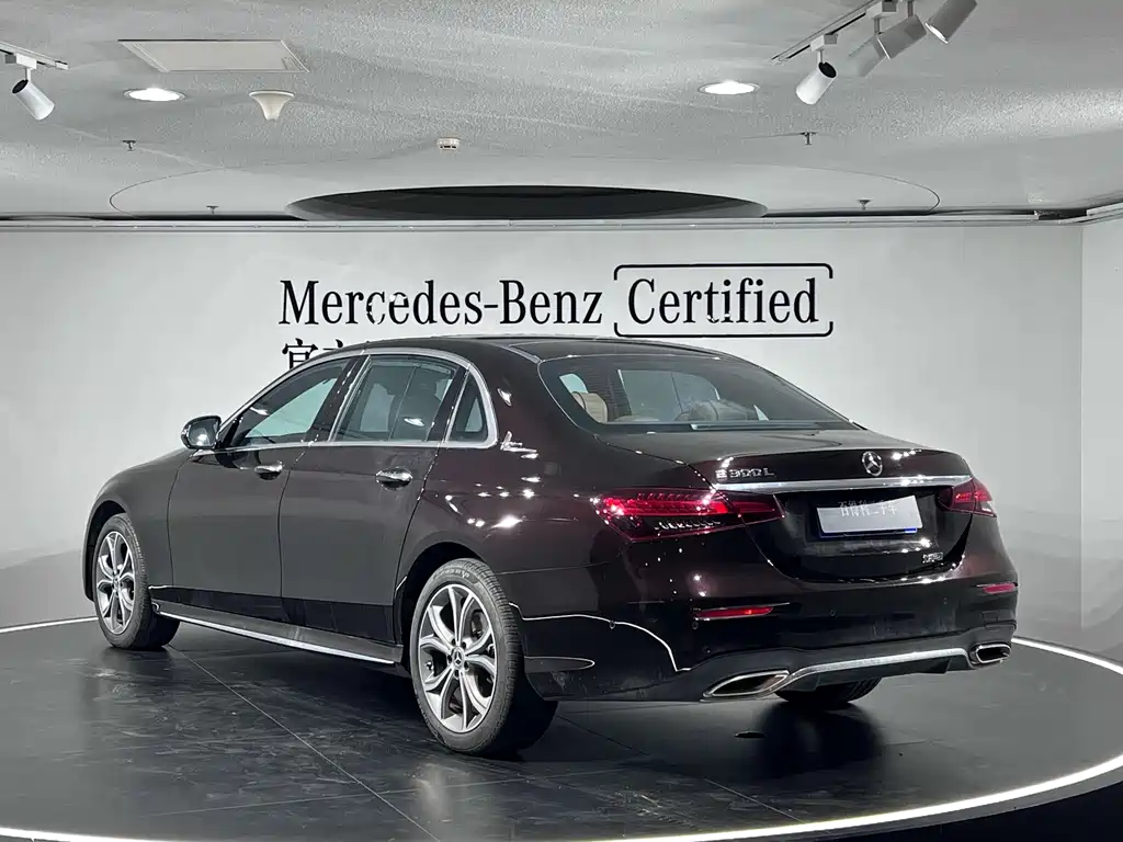 Mercedes-Benz E-Class 2023 — фото 12