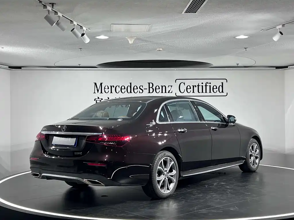 Mercedes-Benz E-Class 2023 — фото 13