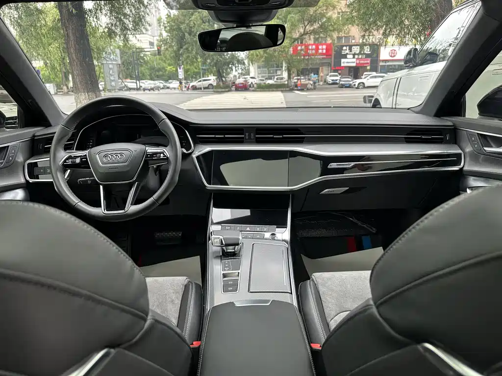 Audi A6L 2022