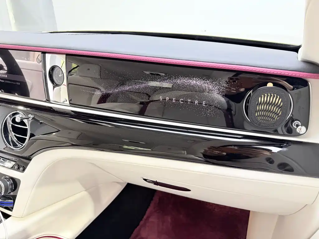 Rolls-Royce Phantom 2026 — фото 12