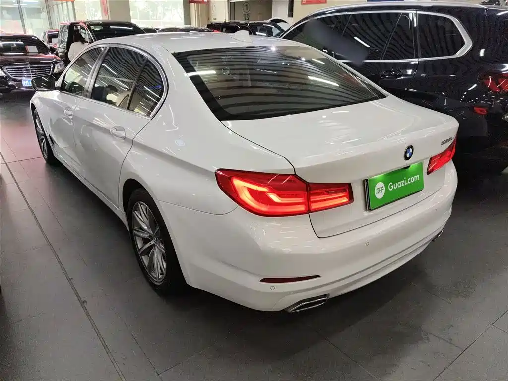 BMW 5 Series 2018 — фото 5