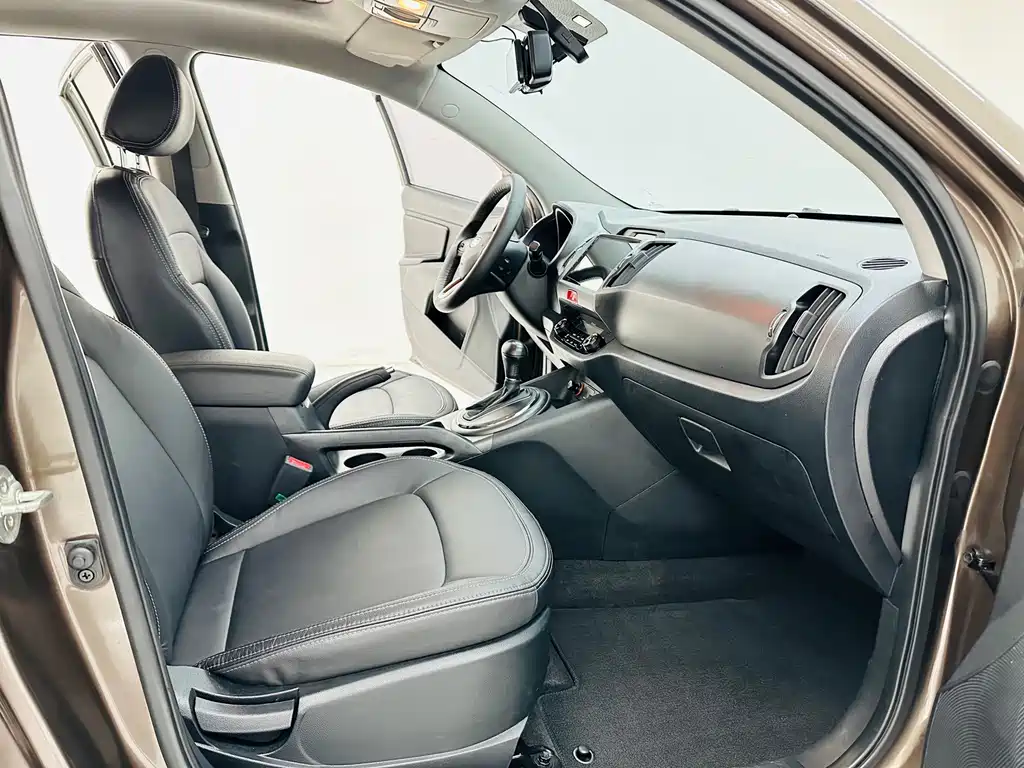 Kia Sportage 2011 — фото 10