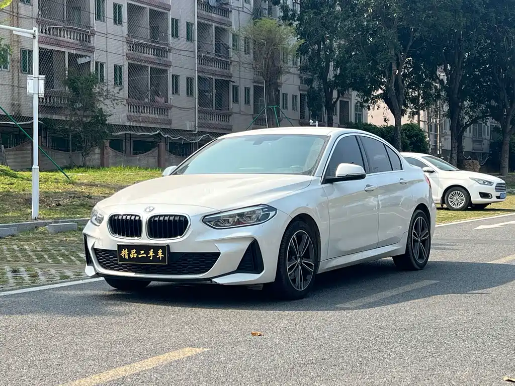BMW 1 Series 2023 — фото 1