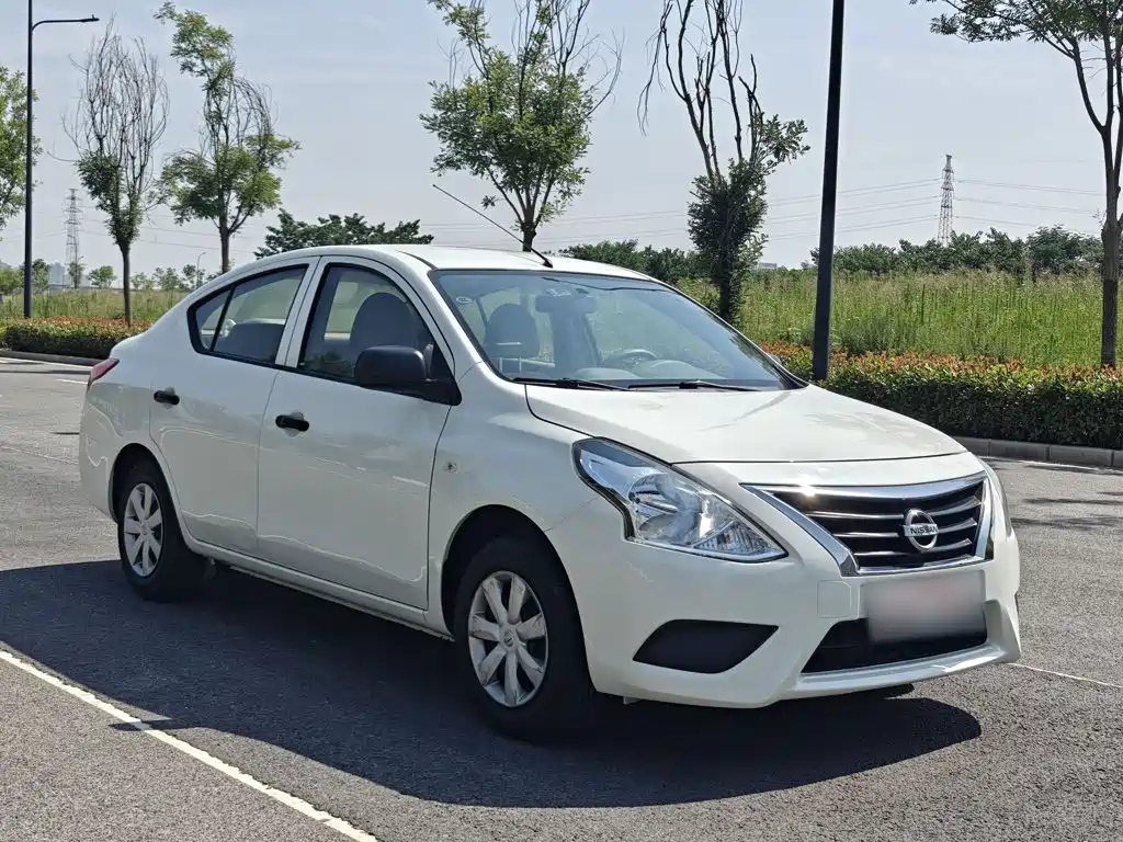 Nissan Sunny 2014 — фото 10