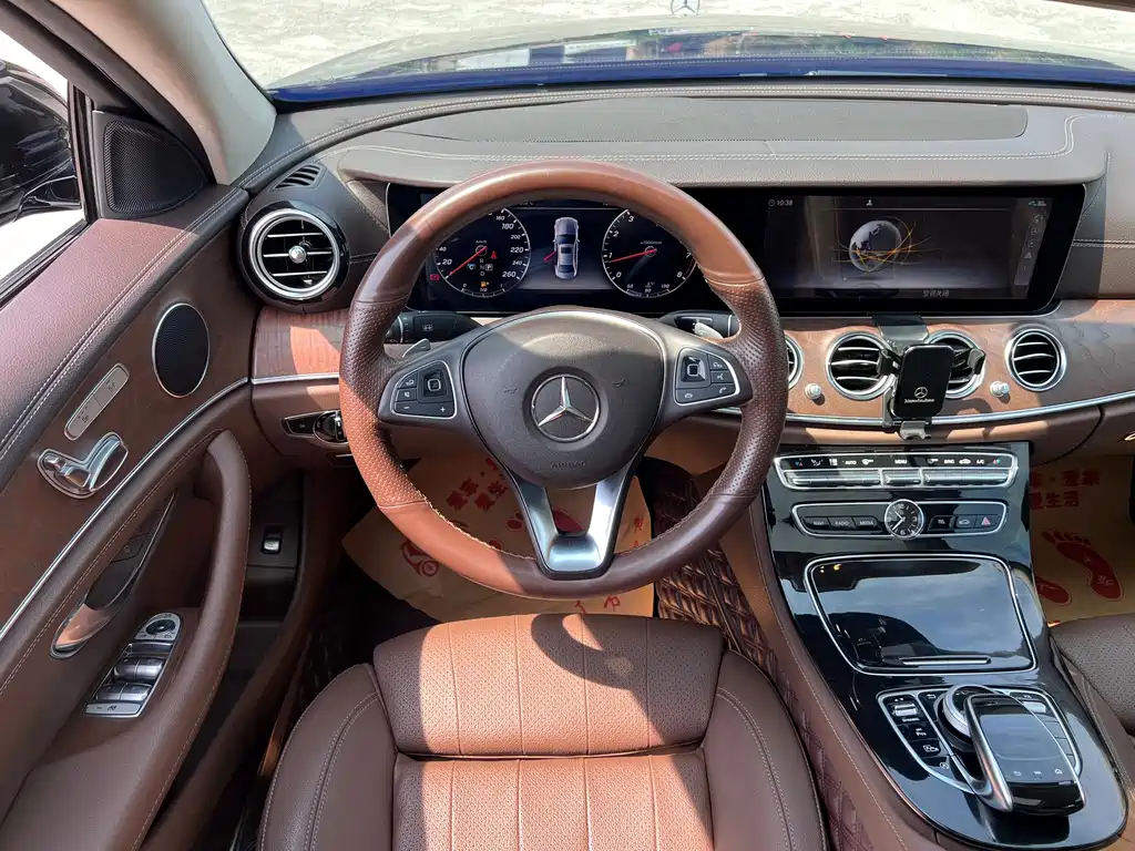 Mercedes-Benz E-Class 2017 — фото 11