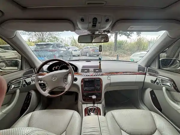 Mercedes-Benz S-Class 2004