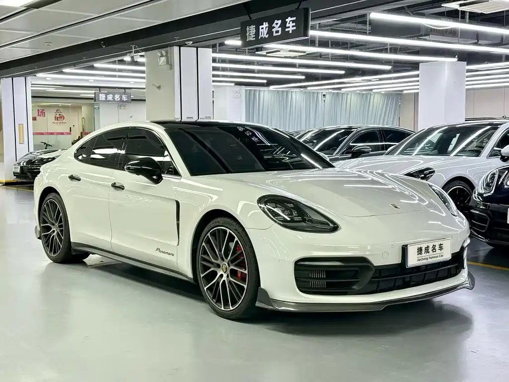 Porsche Panamera 2023 — фото 1