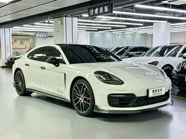 Porsche Panamera 2023