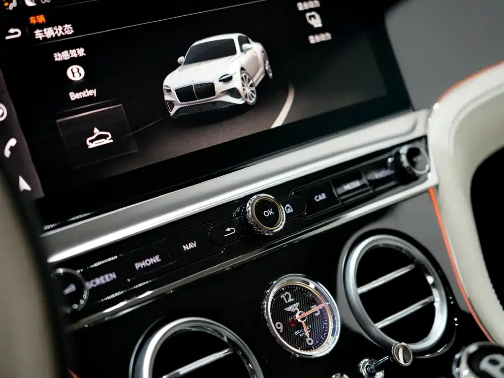 Bentley Continental PHEV 2026 — фото 17