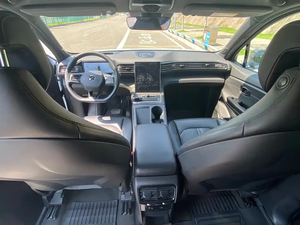 NIO ES6 2020