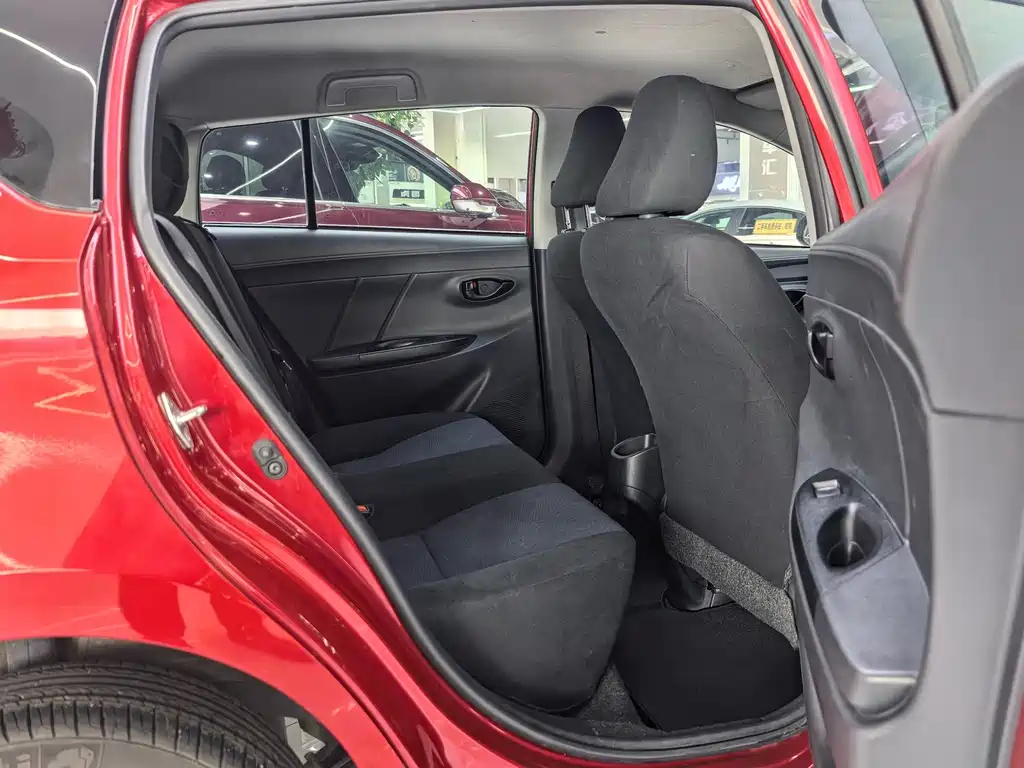Toyota Yaris L 2019 — фото 14