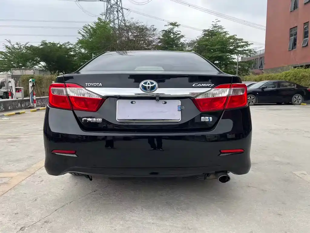Toyota Camry 2015 — фото 6