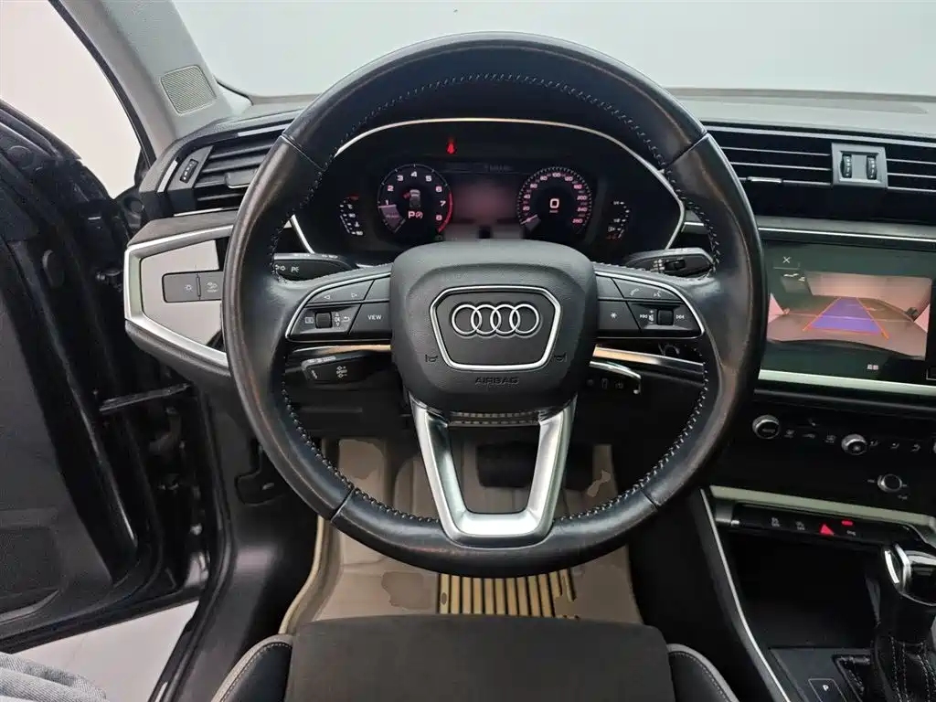 Audi Q3 2019 — фото 7