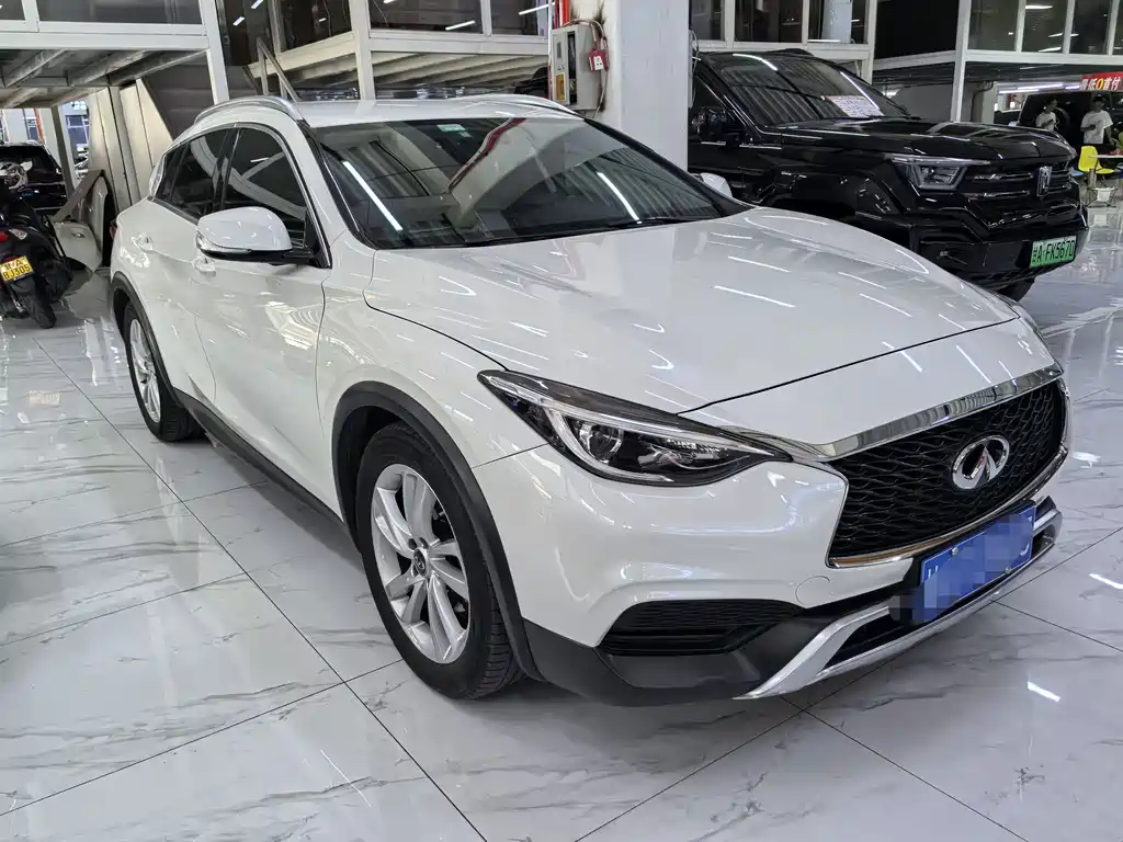 Infiniti QX30 2018 — фото 3