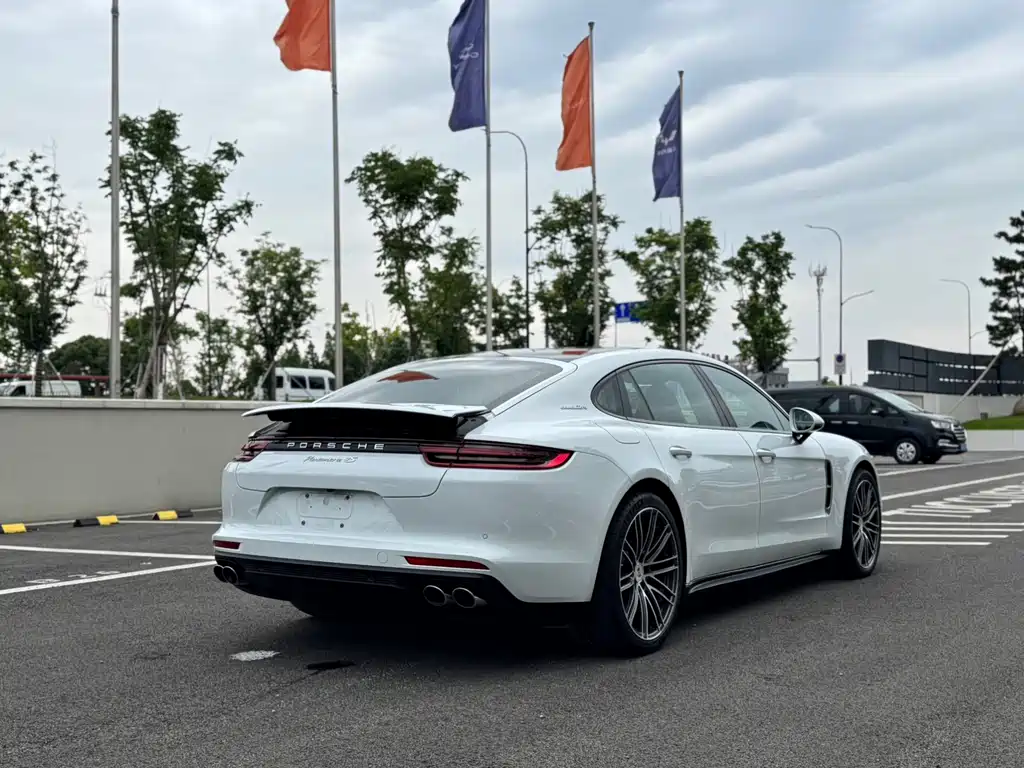 Porsche Panamera 2020 — фото 11