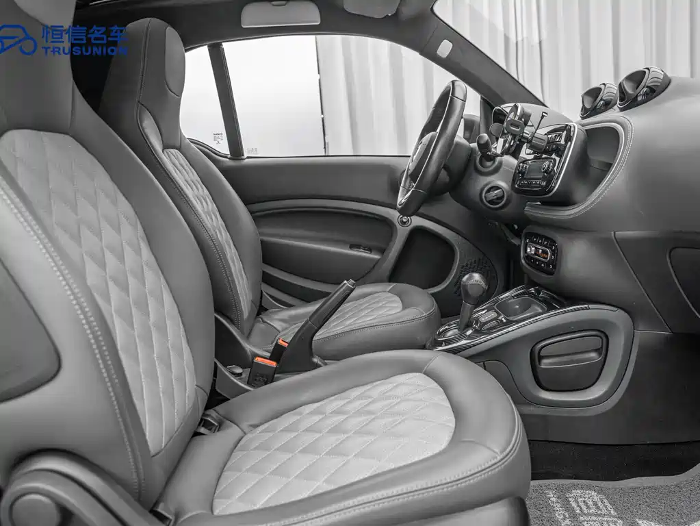 smart Fortwo 2017 — фото 13